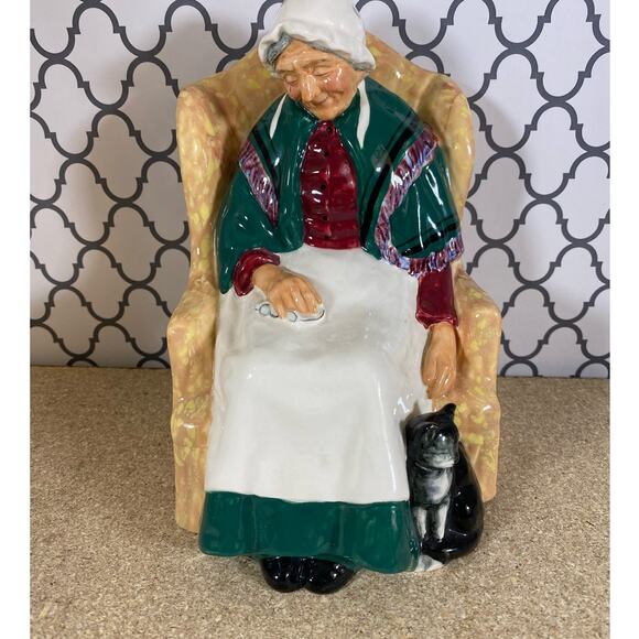 Royal Daulton Forty Winks H.N. 1974 - Picture 1 of 6